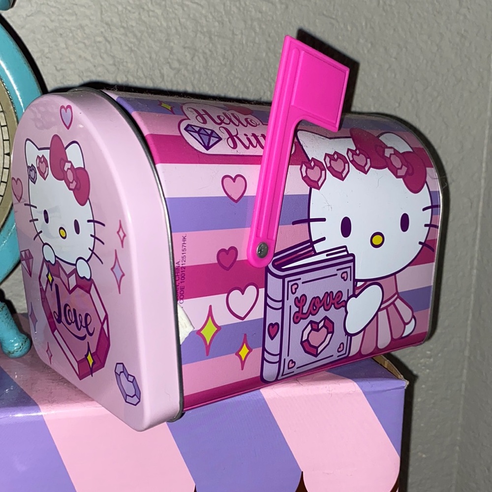 Hello kitty mini  mailbox